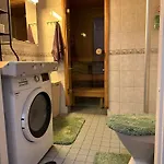 아파트 Cozy Coastal Stay, Near Nature 헬싱키