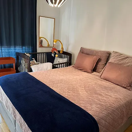 Cozy Coastal Stay, Near Nature 아파트